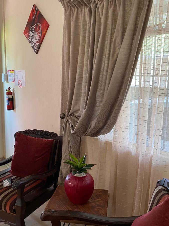 Christa'S Place 897 พริทอเรีย ภายนอก รูปภาพ